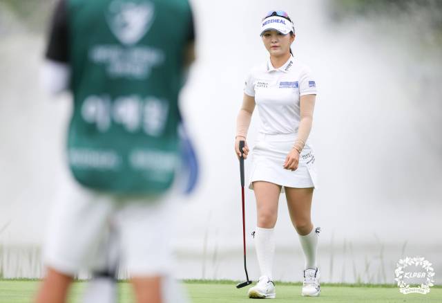‘박현경부터’ 이다연·김수지·임희정 그리고 ‘이예원까지’···역대 3명 전부인 KLPGA ‘50억 돌파’ 올해 쏟아진다 [오태식의 골프이야기]