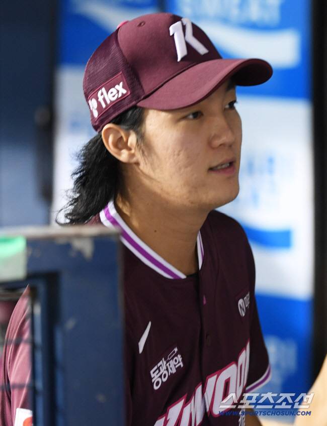 서건창은 힘들게 영입하고 안데려가는데, 공 못던지는 안우진은 왜 1군 캠프 떠날까