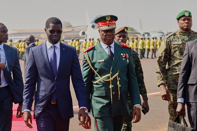 극적인 축구 우승에 대통령 결단 “월요일은 공휴일”…세네갈, 국가가 들썩였다