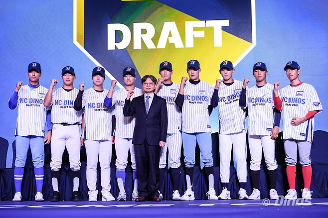 손아섭 데려오는데 현금+지명권만? 트레이드 의문은 금방 사라질수 있다…19세 좌완 최대어에 주목