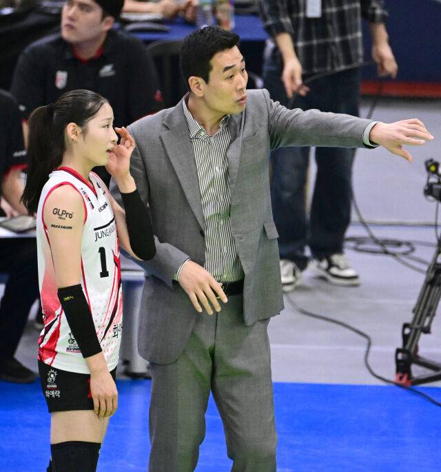 '최악의 부진' 인쿠시, 팬서비스는 최고였다...어린이 팬의 부름에 응답한 인쿠시 [유진형의 현장 1mm]