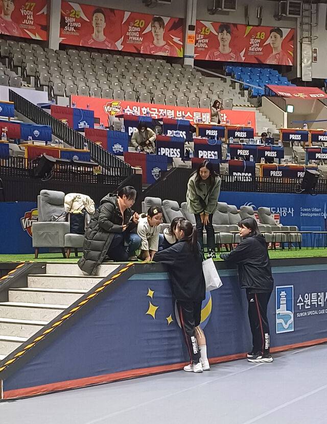 '최악의 부진' 인쿠시, 팬서비스는 최고였다...어린이 팬의 부름에 응답한 인쿠시 [유진형의 현장 1mm]