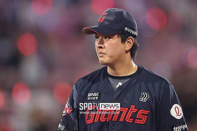 [단독] '차량 전손' 롯데 마무리 김원중, 1차 캠프 합류 불발…끔찍한 교통사고 당했다