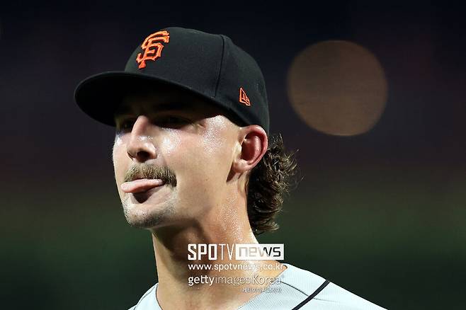 한국에 올 레벨은 아니었나…이정후 156km 동료는 일본으로 갔다