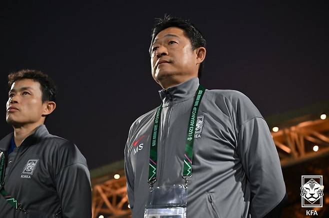 韓 축구 이겨야 본전, 중국에 2연패 → 우즈벡에 0-2 패배 → 동생들과 한일전 부담…어린 일본은