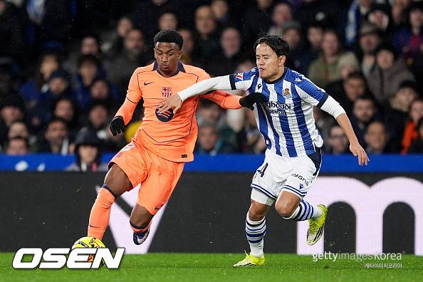 '日 축구 산산조각 나기 일보직전' 구보, 두 발로 못 걸었다→