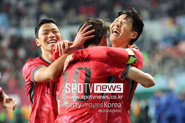 [오피셜] 홍명보호 공식발표, 일본은 떨어졌는데 한국은 그대로...韓 대표팀, 새해 첫 FIFA랭킹 22위 유지