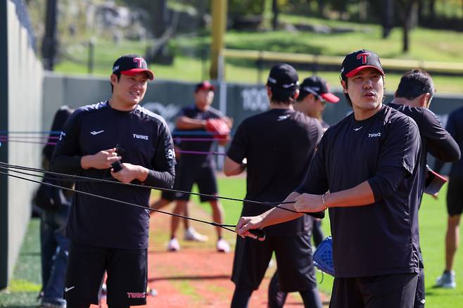 LG 2군 캠프에 41세 최고참, 38세 베테랑 투수가 왜? [IS 포커스]