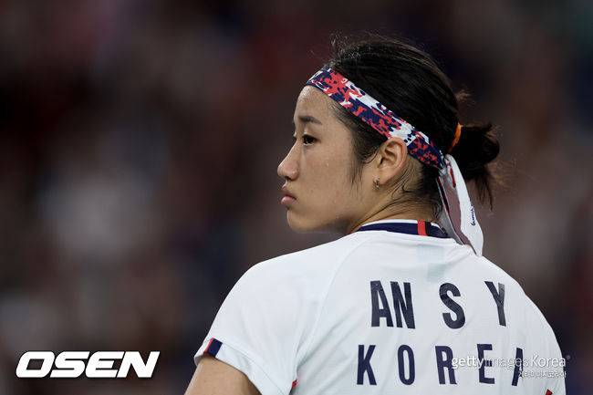 '과거의 산' 천위페이 넘은 왕즈이,