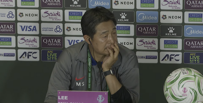 ‘한일전 석패’ 결승행 좌절한 이민성 감독, 고개 숙였다…“상대 선방이 아니라, 우리가 못 찼다”