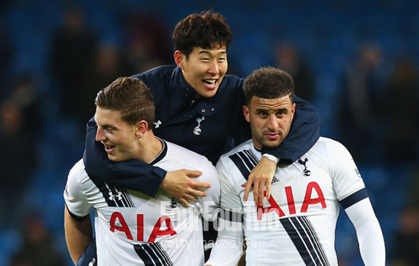 손흥민 왜 여기서 나와? 유럽 변방 명문팀 '깜짝' 등장...'절친' 비머-워커 나란히 10년 전 추억 소환