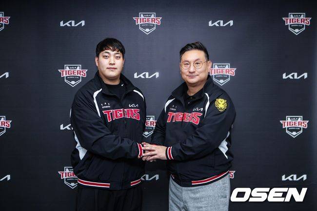 '불과 15억' 핵심 불펜 붙잡았다…'亞 쿼터 투수 無' KIA, 김범수-홍건희까지 싹쓸이 성공