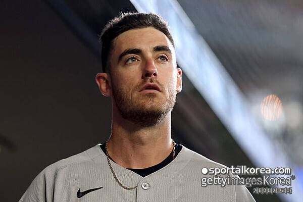 보라스 벼랑 끝 전략 실패...뒤 없는 벨린저, 양키스 오퍼 받아들여야 하나?