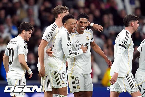 이쯤이면 팬들하고 싸우자는 거죠? ’홈팬들에게 야유’ 받은 벨링엄, 골 넣고 ‘음주세리머니’