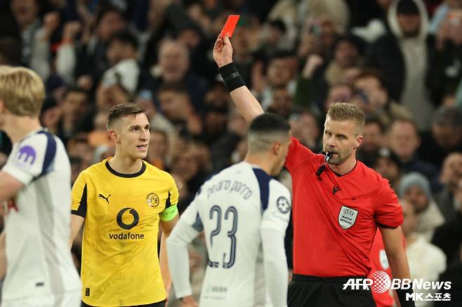 토트넘은 도깨비 팀? EPL 하위권 추락, UCL 4위 도약... 프랭크 감독, 경질설 잠재우나··“내 거취는 중요하지 않아”