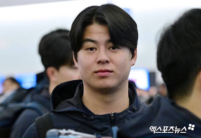 노시환 뺏고 싶어? 최소 180억!…한화, 다년계약 협상 중단 없다→KBO 최초 '연봉 10억' 이유 있네