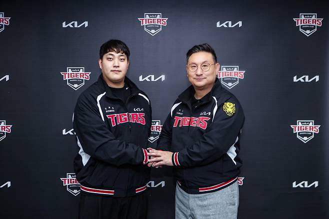 '보장 13억에 특약까지' KIA, 1위 투수 왜 빡빡하게 계약했나…