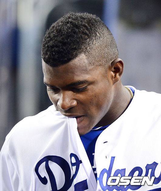 한국 복귀는 무슨, 야구 인생 끝날 위기인데…미인 아내와 함께 법정 출두하며 미소, 푸이그 '무죄' 자신