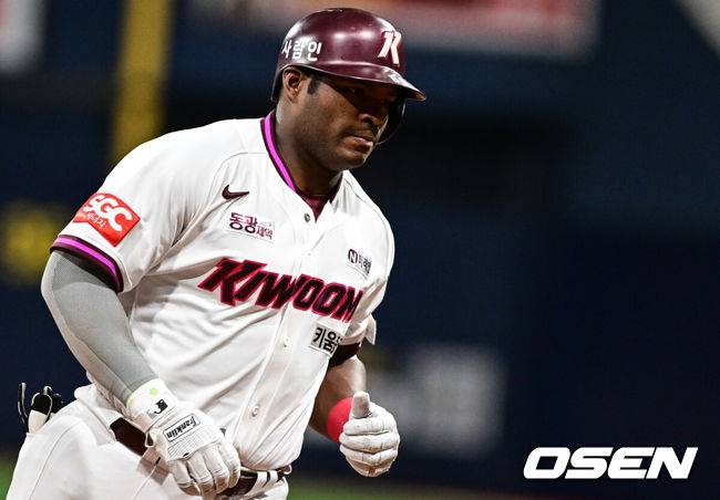 한국 복귀는 무슨, 야구 인생 끝날 위기인데…미인 아내와 함께 법정 출두하며 미소, 푸이그 '무죄' 자신