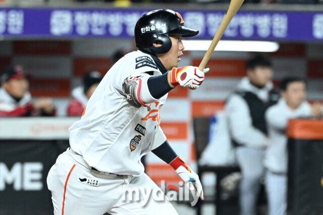 '이런 기적이' 하주석 대반전, 어떻게 FA 미아 위기→2억 대박 드라마 만들었나…헐값 계약 굴욕 극복하다