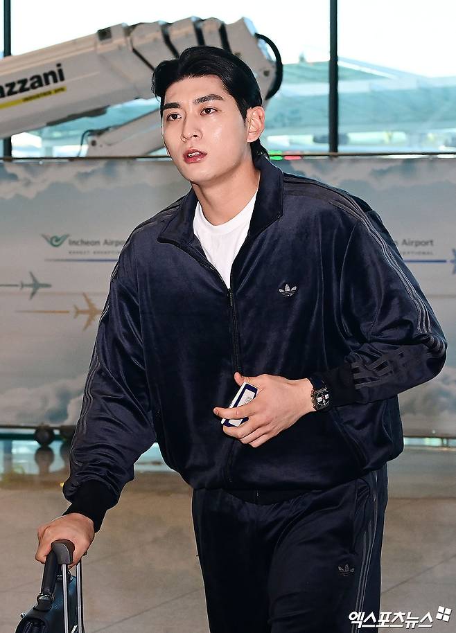 고초 겪은 이정후, 美 공항 억류→석방…