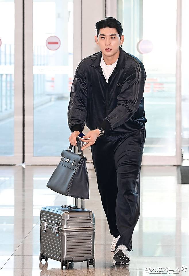 고초 겪은 이정후, 美 공항 억류→석방…