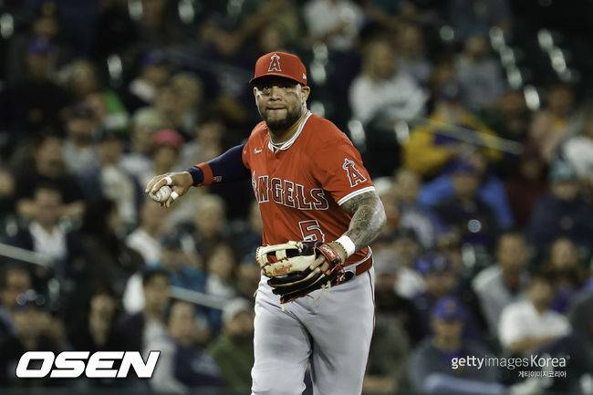 ‘KBO행 관심 있다’ 105홈런 3루수, 1년 400만 달러 계약→에인절스 잔류하다
