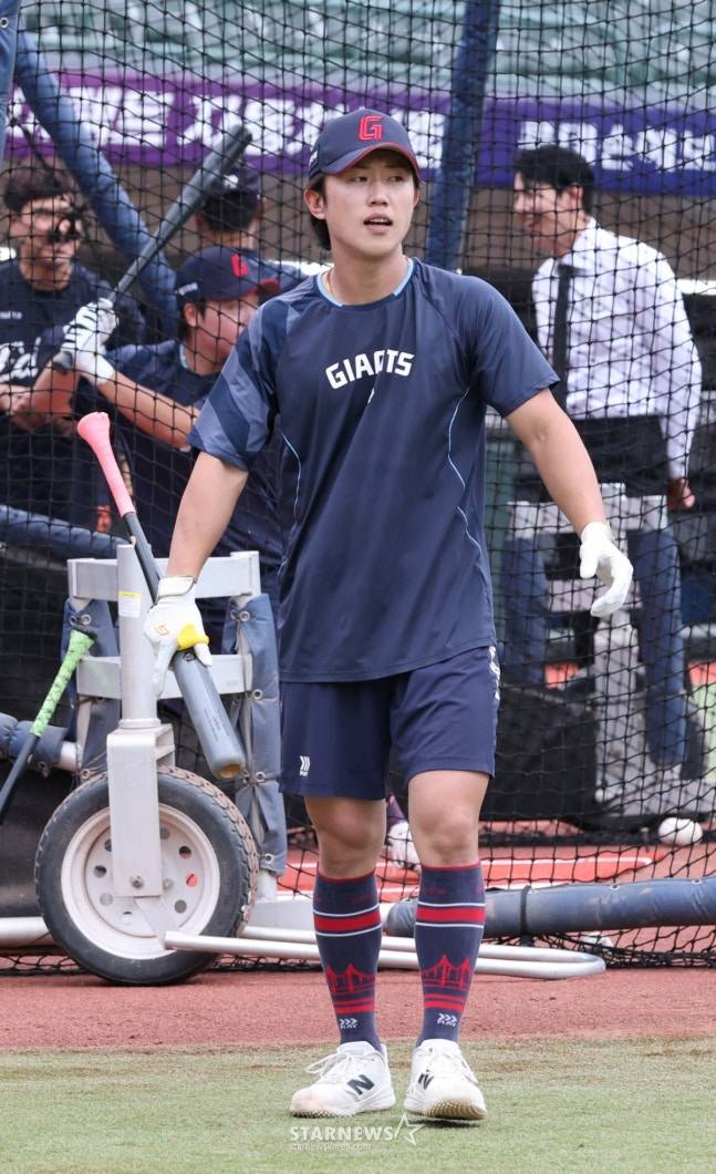 [오피셜] '불꽃야구 출신' 정현수 연봉 125%↑ 최고 인상률 찍었다! 전민재도 데뷔 8년 만에 '첫 억대 연봉'