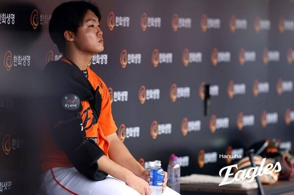 '이거 잘못된 기사죠?' 정우주, 前 한화 동료 이탈 소식에 '현실 부정'...