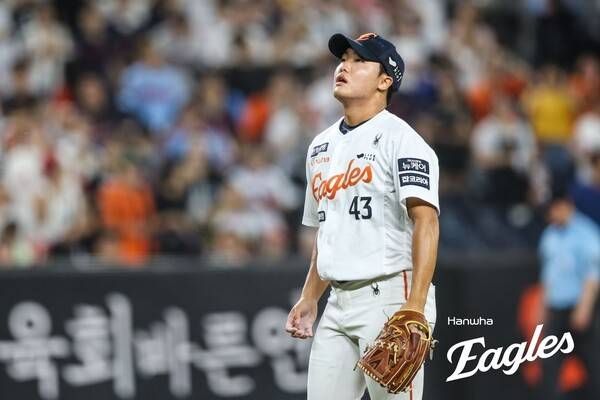 '이거 잘못된 기사죠?' 정우주, 前 한화 동료 이탈 소식에 '현실 부정'...