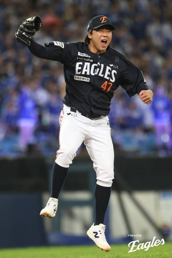 '이거 잘못된 기사죠?' 정우주, 前 한화 동료 이탈 소식에 '현실 부정'...