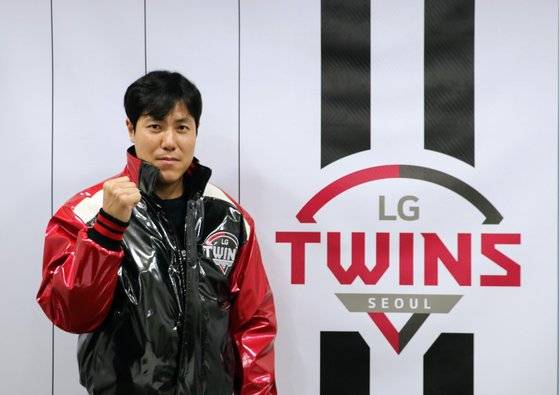 홍창기-박동원보다 먼저, LG '헌신좌' 김진성 3년 16억 최고령 다년계약...구단 최초