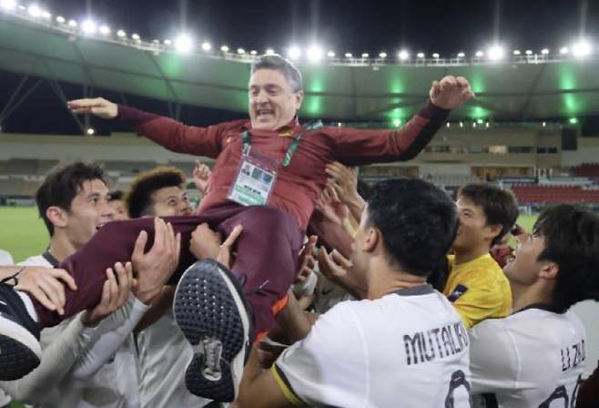 韓 상대 2-0 완승, 베트남 3-0 완파, 사상 첫 결승행→'亞 최악' 오명 씻은 중국, 깜짝 비결은