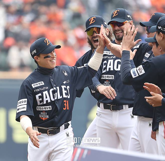 손아섭 이러다 계약 못하면? KBO 최초 대기록 추월 위기…50억+26억 선배들이 한꺼번에 쫓아온다