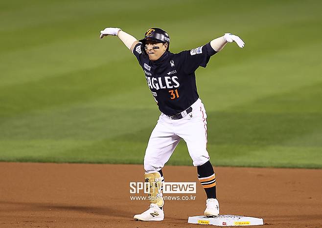 손아섭 이러다 계약 못하면? KBO 최초 대기록 추월 위기…50억+26억 선배들이 한꺼번에 쫓아온다