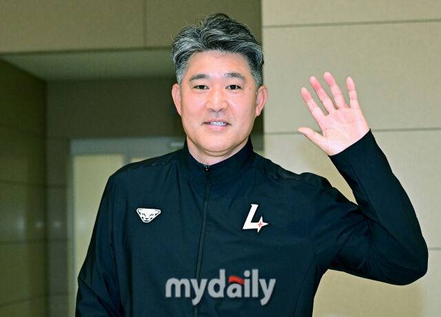 '방출 요청' 18년 두산맨 22억 주고 데려왔는데, 감독은 왜 걱정이 많나…이 선수들이 눈에 밟힌다