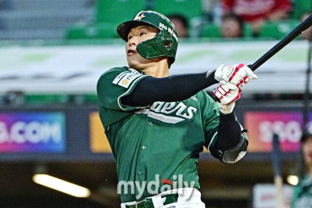 '방출 요청' 18년 두산맨 22억 주고 데려왔는데, 감독은 왜 걱정이 많나…이 선수들이 눈에 밟힌다