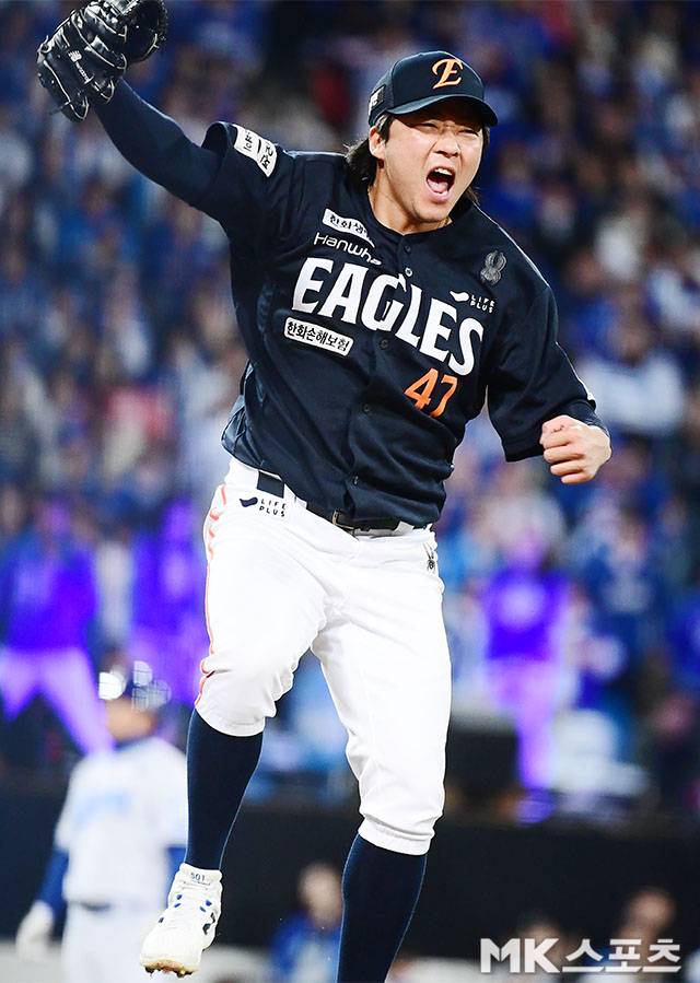 “너무 미워하지 않으셨으면”…한화 떠나는 ‘괘씸이’ 김범수의 마지막 인사