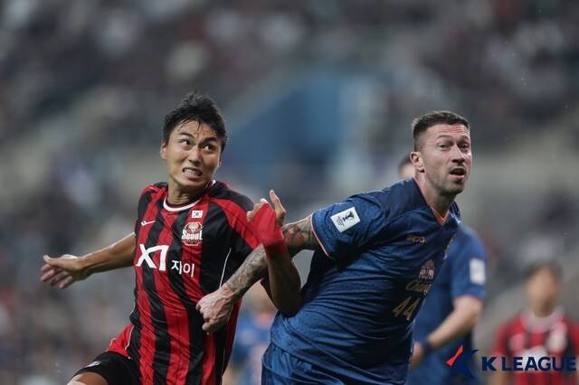 [오피셜] 韓축구 최장신급 194cm 대형 수비수, 1부 승격팀이 품었다... 인천, 서울서 '골리앗 센터백' 정태욱 영입