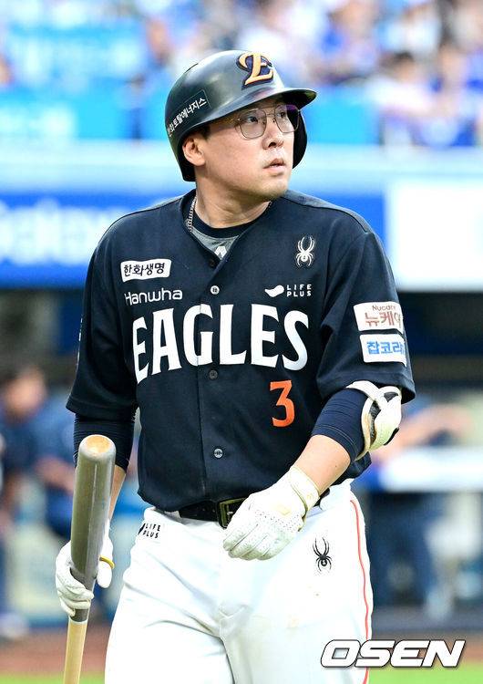 “글러브 3개 챙겼어요” 한화→키움, 17년 만에 3루수 도전...안치홍, 초심으로 돌아가 반등 노린다 [오!쎈 인천공항]