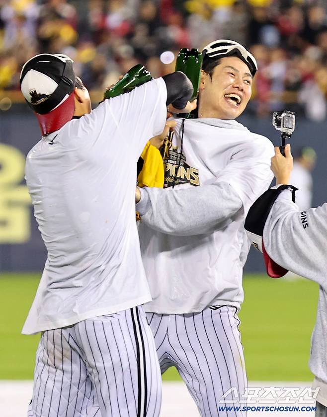 다년계약 대신 1억 3000만원 삭감 '날벼락'…LG와 홍창기, 이대로 결렬? 속내와 현실 [SC포커스]