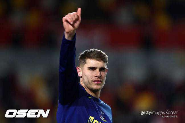 손흥민 없으니.. '나갈게요' 토트넘 수비수, 구단은 '1800억' 태그..