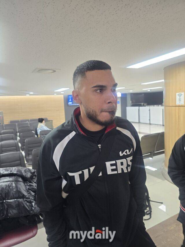 “투수로 137km” KIA에 아버지에게 평생 고마워해야 할 외인이 왔다…베네수엘라 홍길동? 최형우 대안 1순위[MD김포공항]