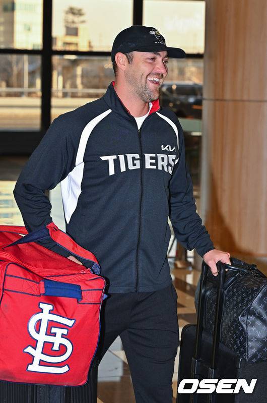 ‘ML 컴백 포기’ 30억에 KIA 남았더니 다 떠났네, 슈퍼 에이스 살벌한 경고 “찬호, 첫 타석 빈볼 조심해→그날은 쉴게”