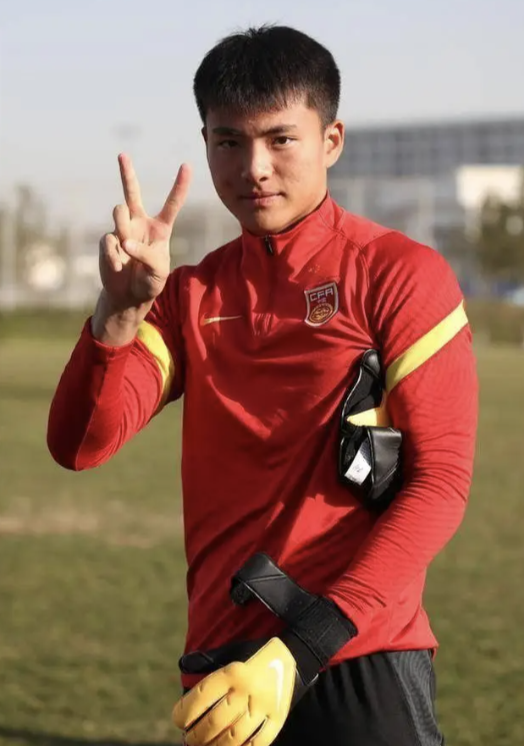 아시안컵으로 뜬 '꽃미남 골키퍼', 몸값 42억원까지 치솟았다