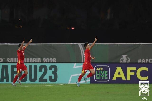 한국축구 대망신 피하나…신민하 90+7분 극적 동점골, 10명 싸운 베트남과 연장 승부