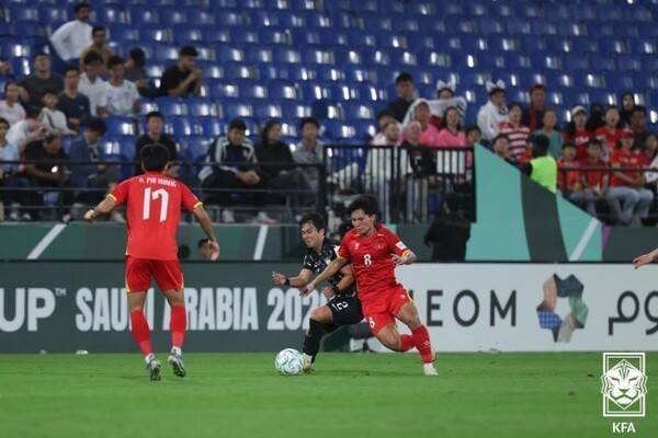 [U-23 아시안컵] 종료 30초 전 극장 동점골…대한민국, 신민하가 또 구했다! 극적 2-2 타이, 연장 돌입