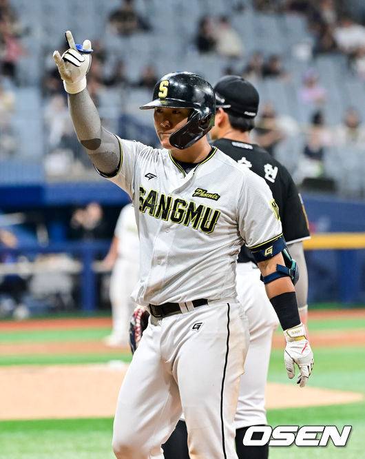 ‘2군 평정’ 최강야구 출신 포수 전역→1군 캠프행, 152억 전설 후계자 탄생하나 “내가 양의지 후계자? 솔직히 부담스럽다”