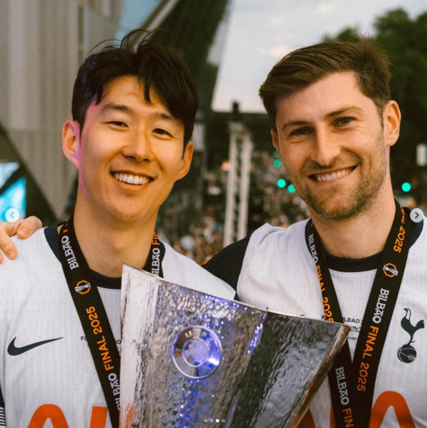 ‘흥민아, 이제야 네 눈물 이해한다’…토트넘 말년 뒤흔든 발목 골절, 결국 12년 생활 정리한다