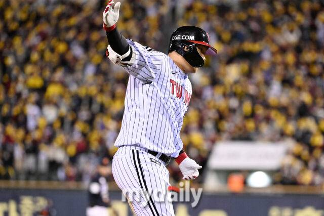 '6kg 감량' LG 역대 최초의 선수, 왜 사이판캠프 만족도 200%였을까…삼성 120억 캡틴과 우정 쌓다